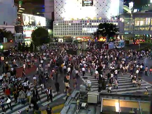 Cruce de Shibuya en Tokio lleno de gente